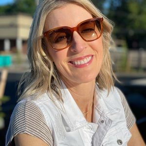 Meet your Posher, Andrea